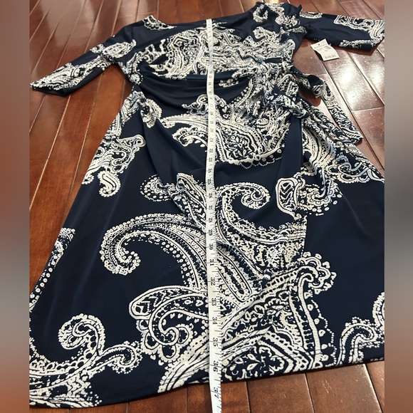 NWT Navy and White Paisley Faux Wrap Dress Size Medium - Picture 7 of 12